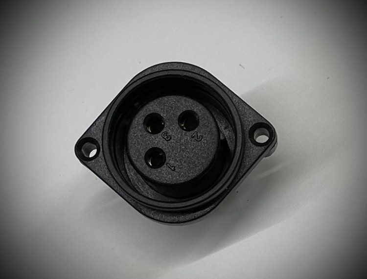 مادگی کنون روپنلی و روبردی XLR مدل دایناکوردی سه پین
